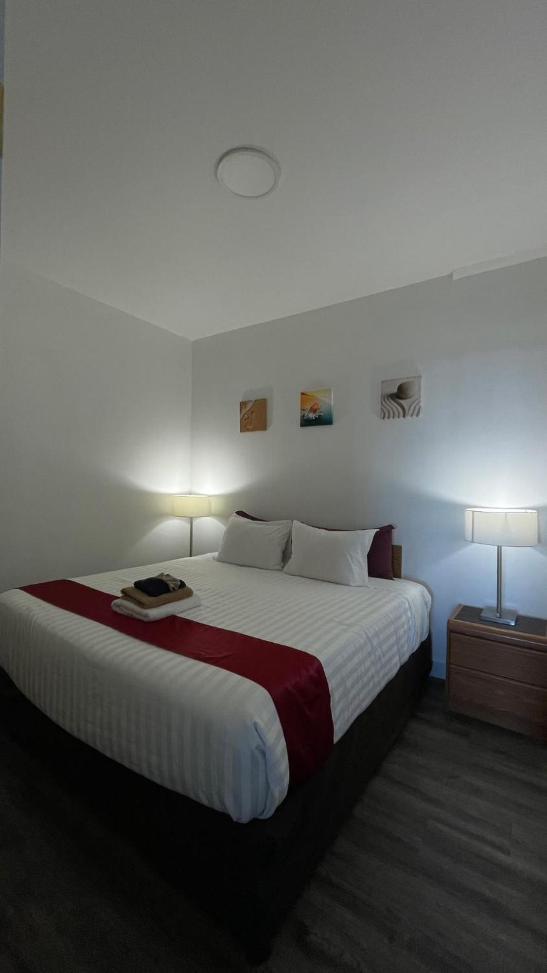Sand Pebbles Inn Qualicum Beach Eksteriør billede