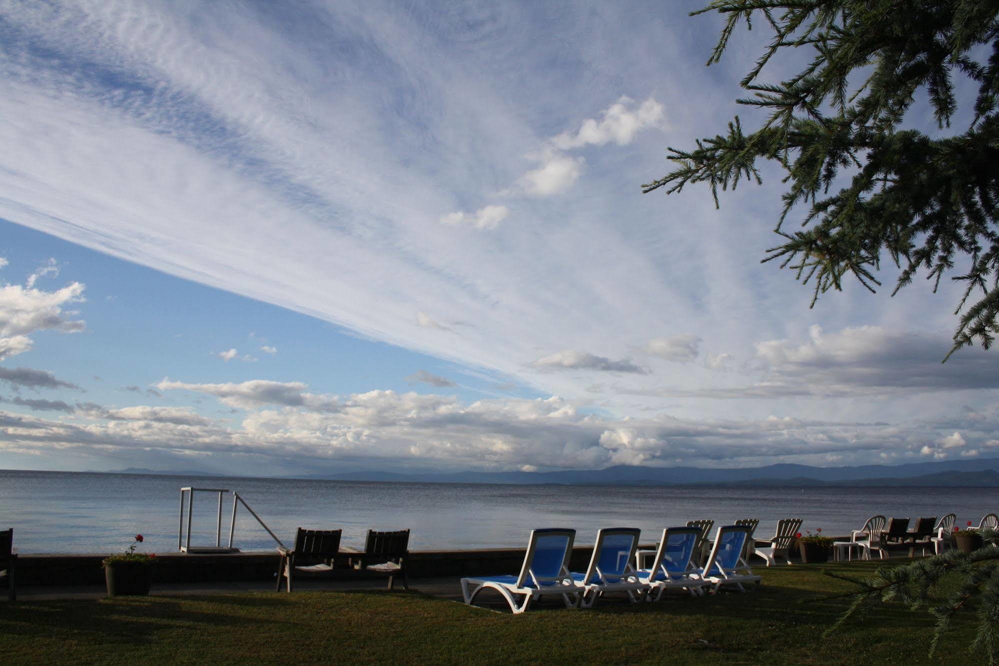 Sand Pebbles Inn Qualicum Beach Eksteriør billede